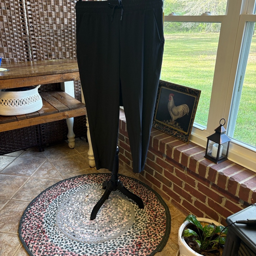 NWT women’s all in motion Black Elastic-Waist high rise, taper pants/ Drawstring - Picture 4 of 7